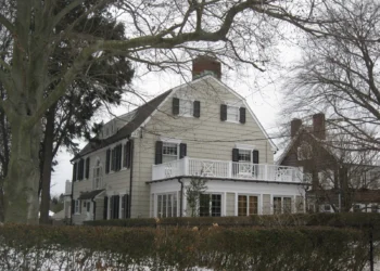 La famosa casa de Amityville en Ocean Avenue, Nueva York