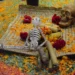 Ofrenda mexicana de Día de Muertos con calaveras y flores